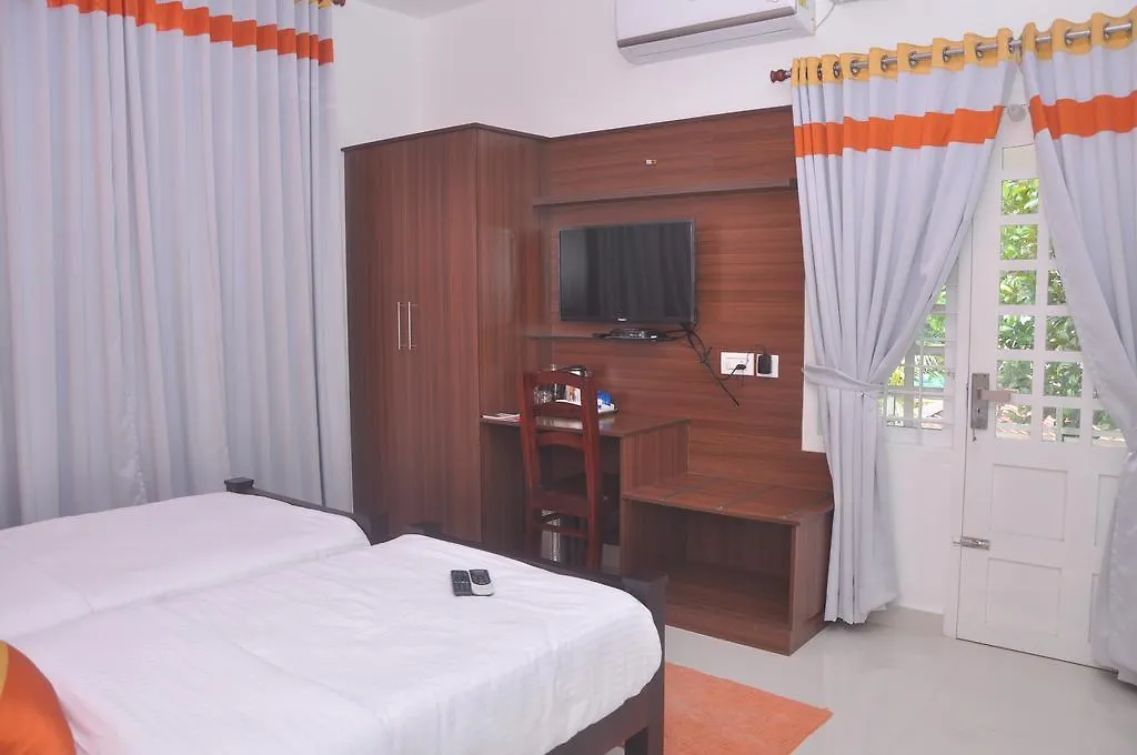 Rajivs Residence - Fully Furnished Apartments Kochi 0*,